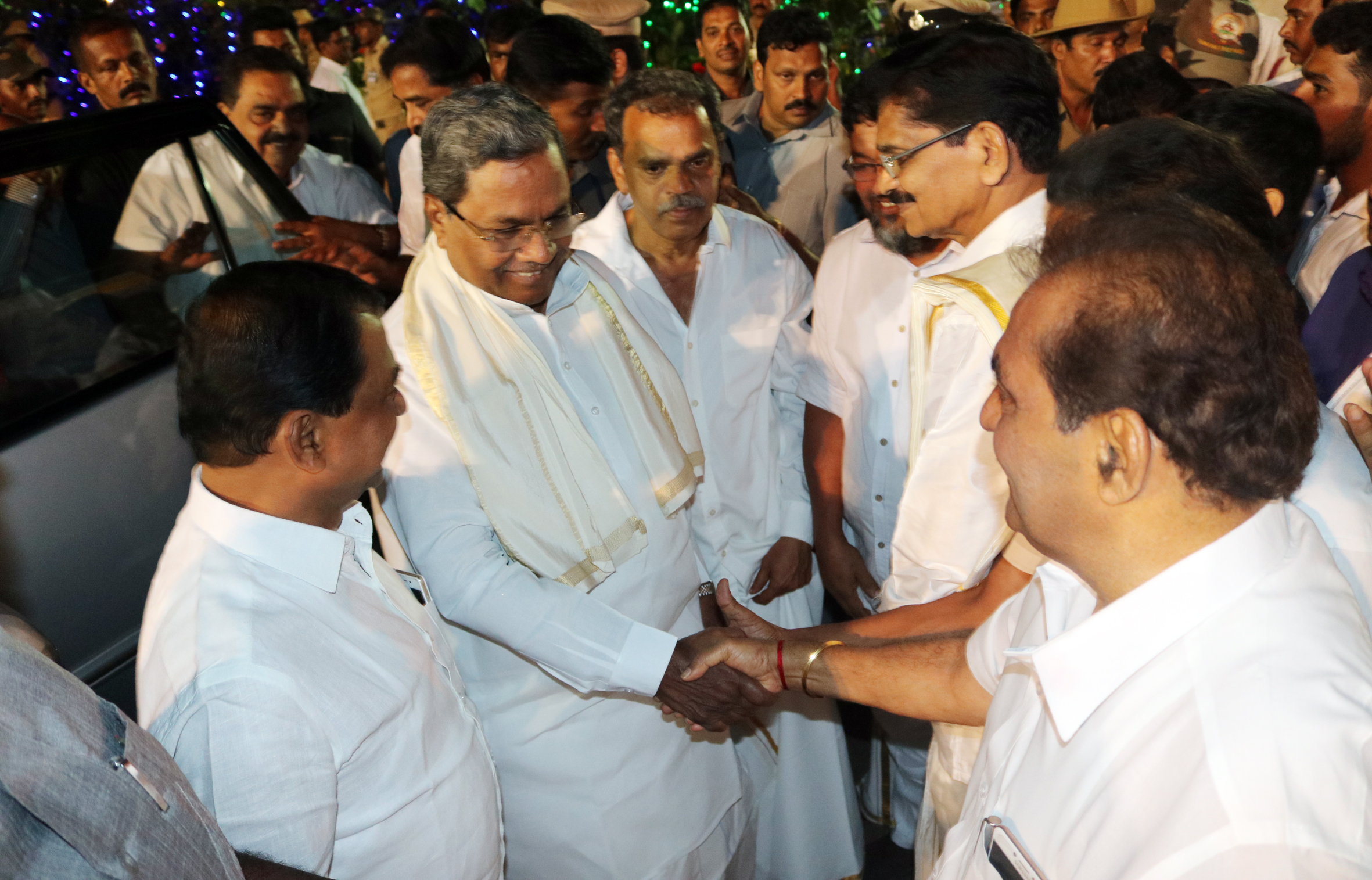 ಸ್ನೇಹಿತನ ಪುತ್ರಿಯ ಮದುವೆಯಲ್ಲಿ ಭಾಗವಹಿಸಿ ಶುಭ ಹಾರೈಸಿದ ಸಿಎಂ